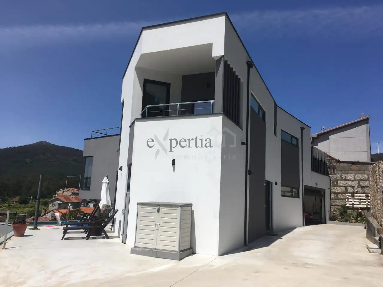 Houses for sale in Cea