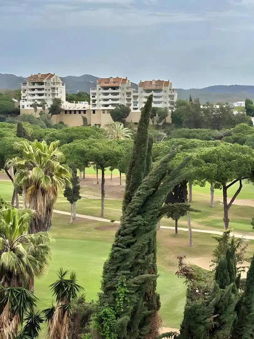 Außenansicht von Dachboden zum Verkauf in Marbella mit Klimaanlage, Terrasse und Schwimmbad