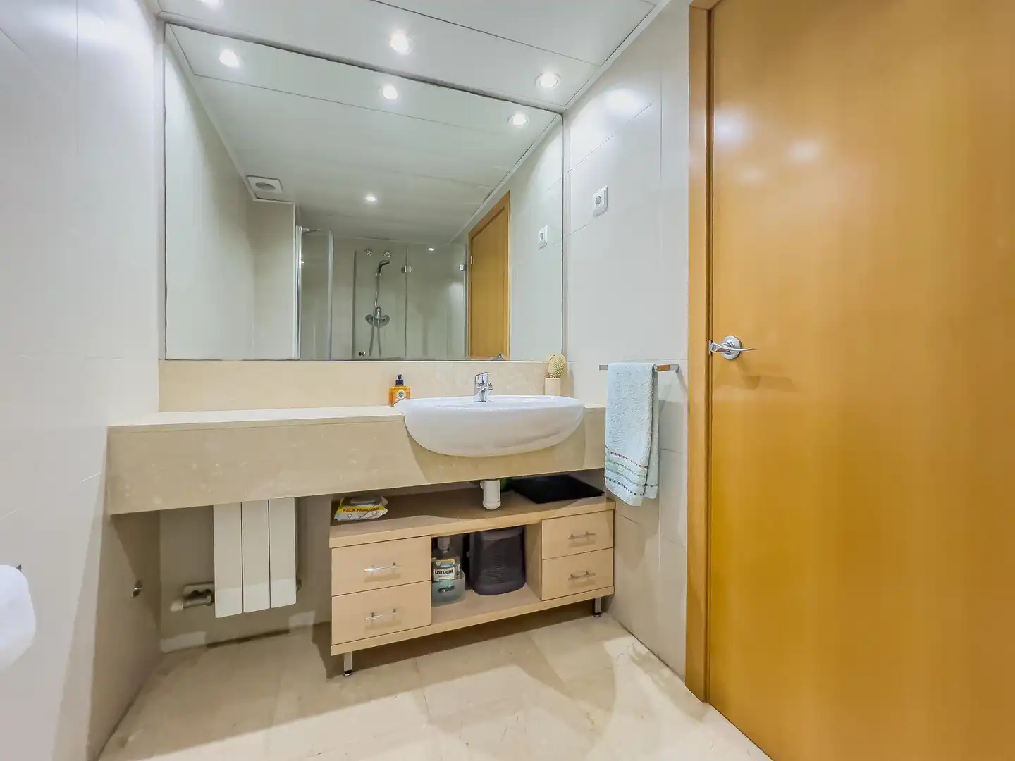 Badezimmer von Erdgeschoss zum Verkauf in Viladecans mit Heizung, Terrasse und Gemeinschaftspool