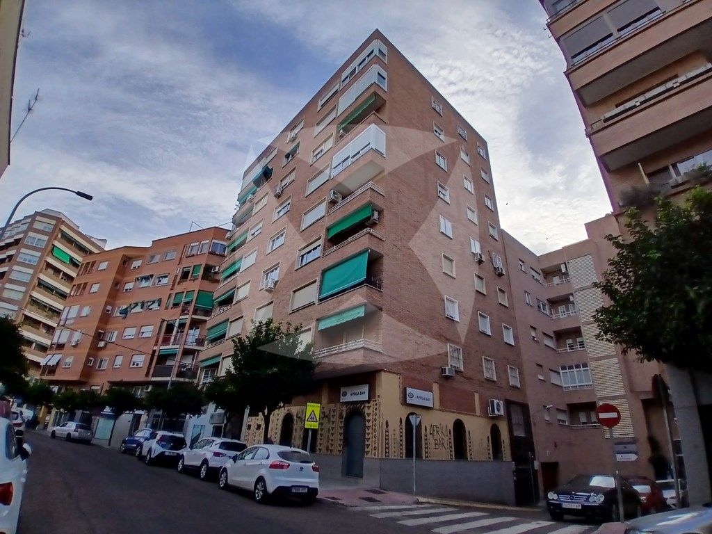 Flat for sale in Avenida Santa Marina, Santa Marina