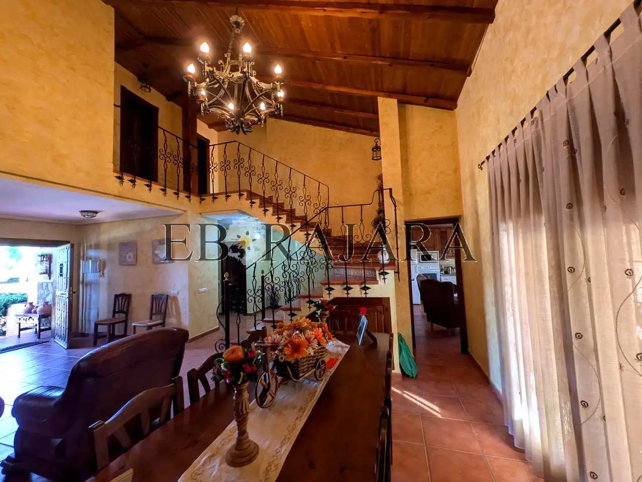 Casa amb piscina en venda a Calle la Amistad, imagen 2