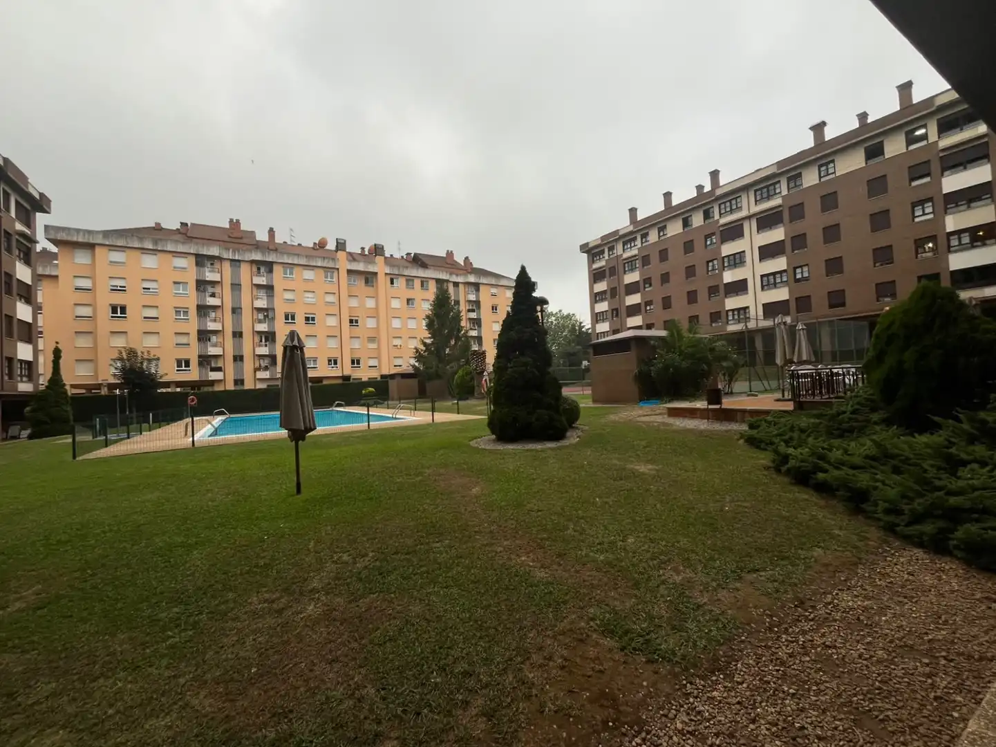 Schwimmbecken von Wohnung zur Miete in Gijón  mit Heizung, Privatgarten und Schwimmbad