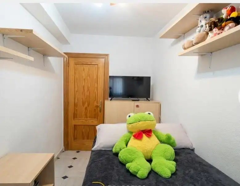 Schlafzimmer von Wohnung zur Miete in Granada mit Heizung und Balkon