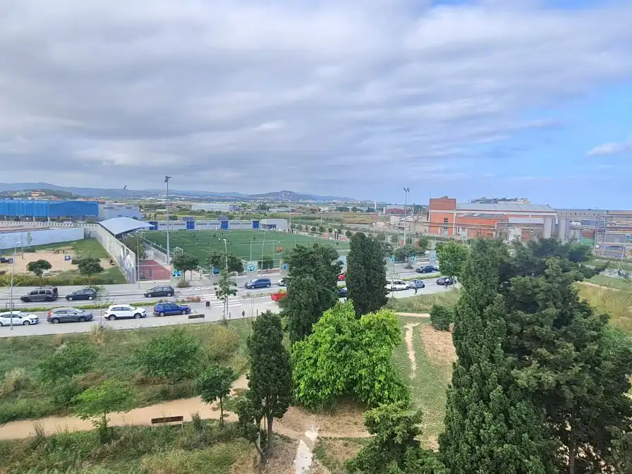 Estudi de lloguer a Calle industria 97