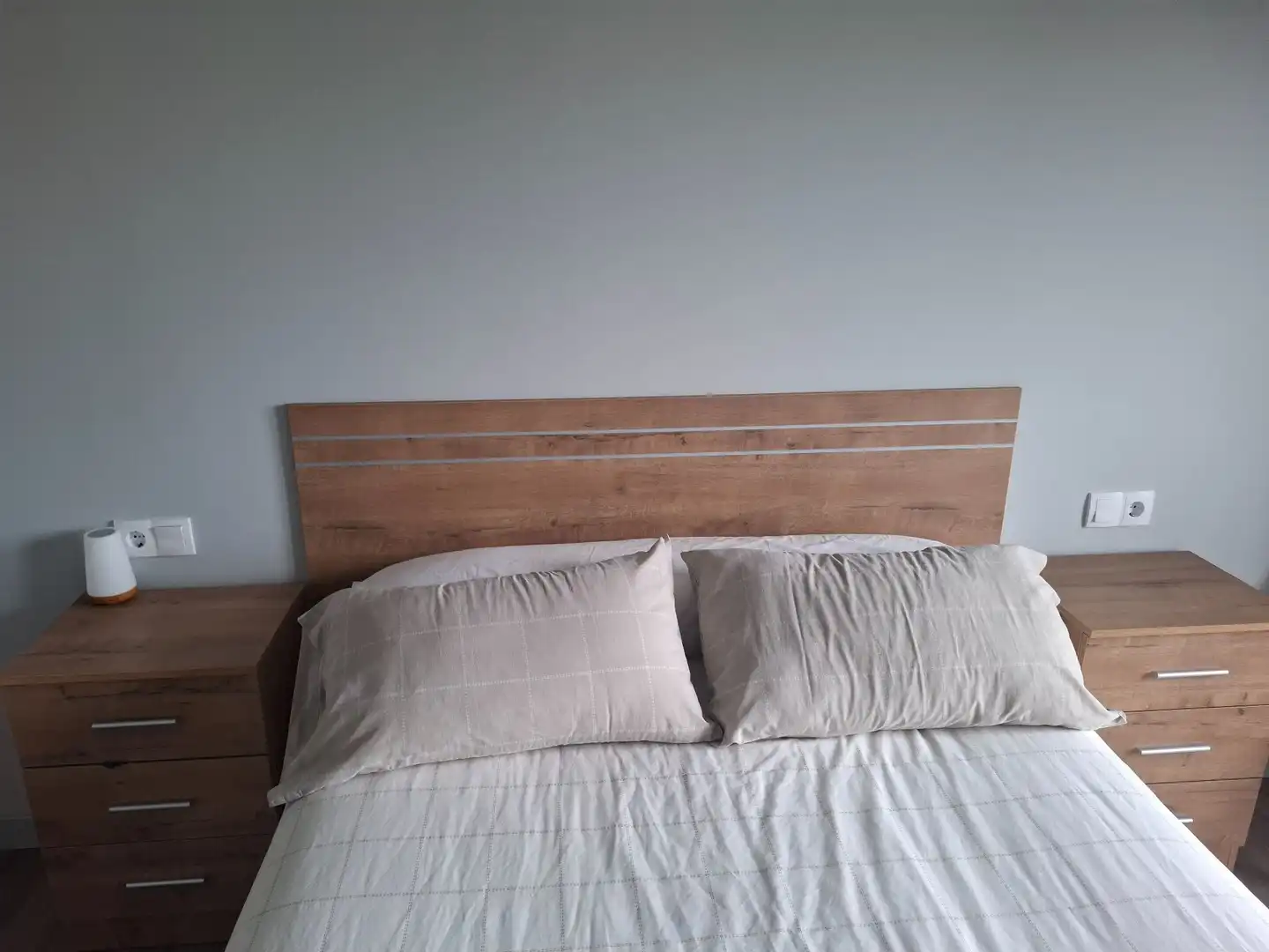 Habitación de Apartamento de alquiler en Ourense Capital  con Calefacción, Trastero y Amueblado