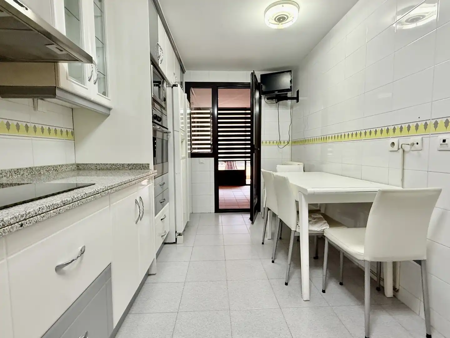 Cuina de Pis de lloguer en Alcobendas amb Calefacció, Parquet i Terrassa
