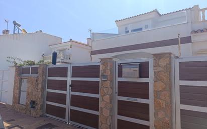 Exterior view of Single-family semi-detached for sale in San Pedro del Pinatar  with Air Conditioner, Heating and Terrace
