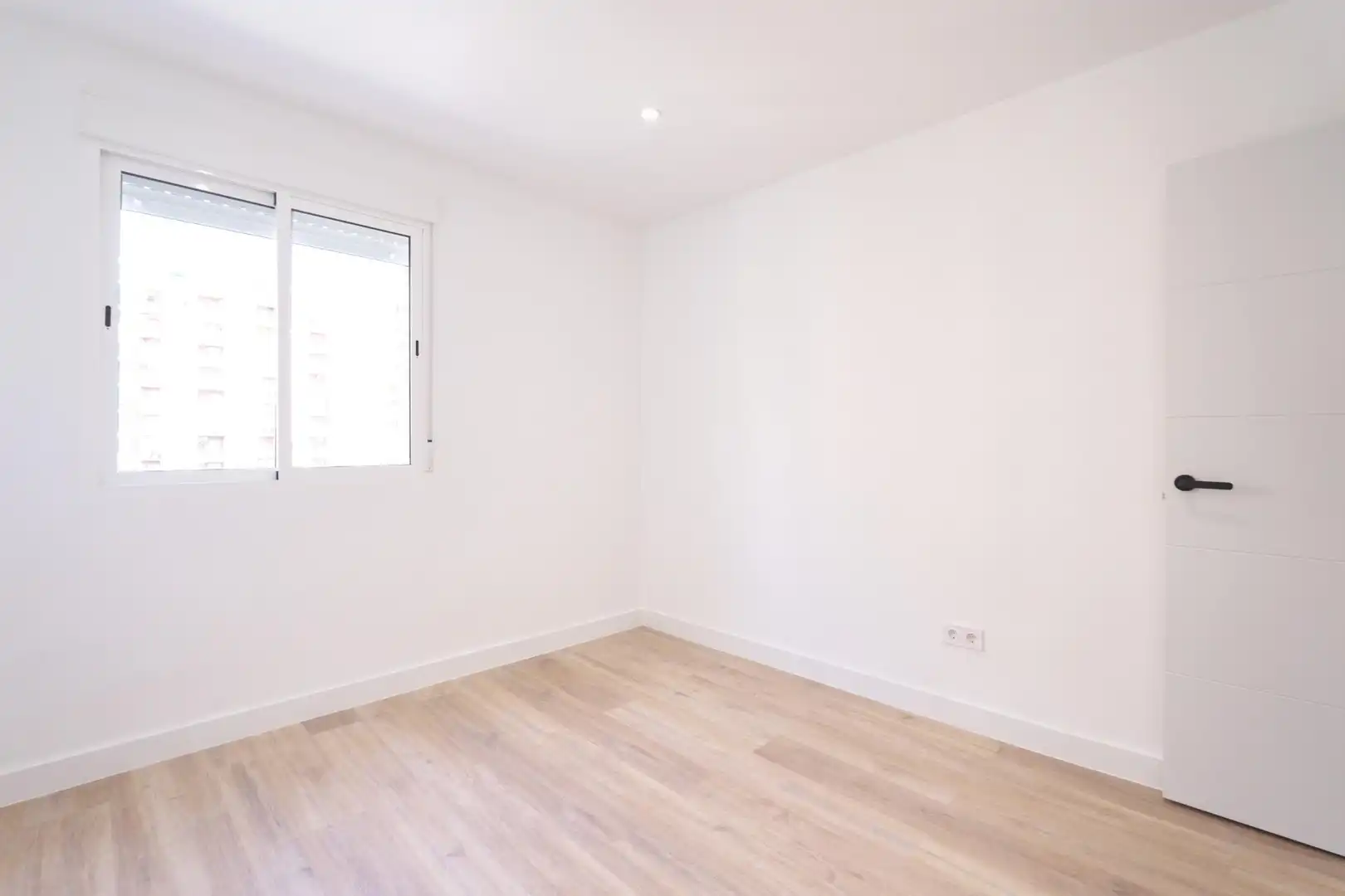 Bedroom of Flat for sale in Zaragoza