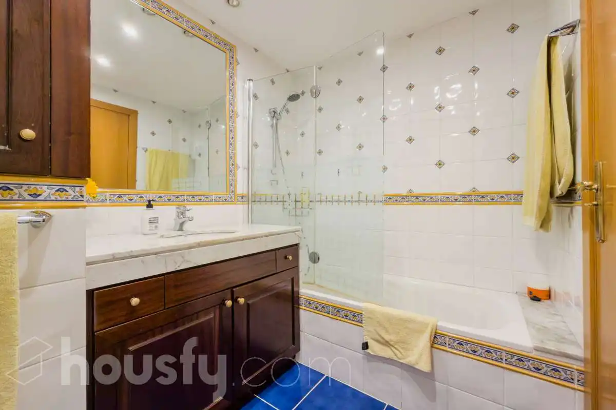 Baño de Piso en venta en Barcelona con Aire acondicionado, Calefacción y Jardín privado