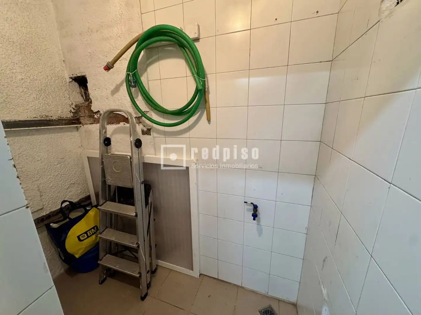 Baño de Local de alquiler en El Escorial con Aire acondicionado