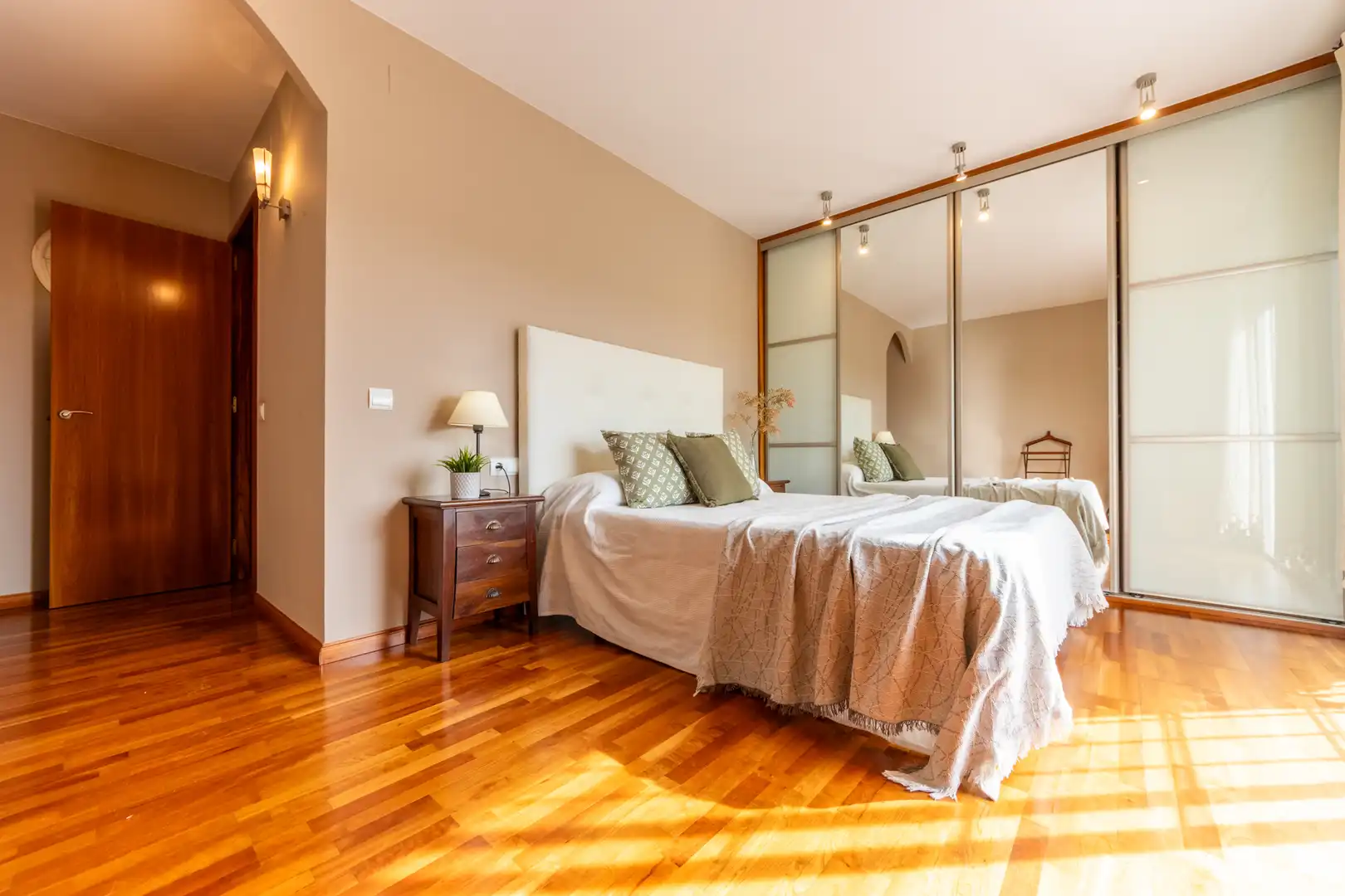 Chalet con terraza en venta en Carrer dels Pirineus, imagen 26