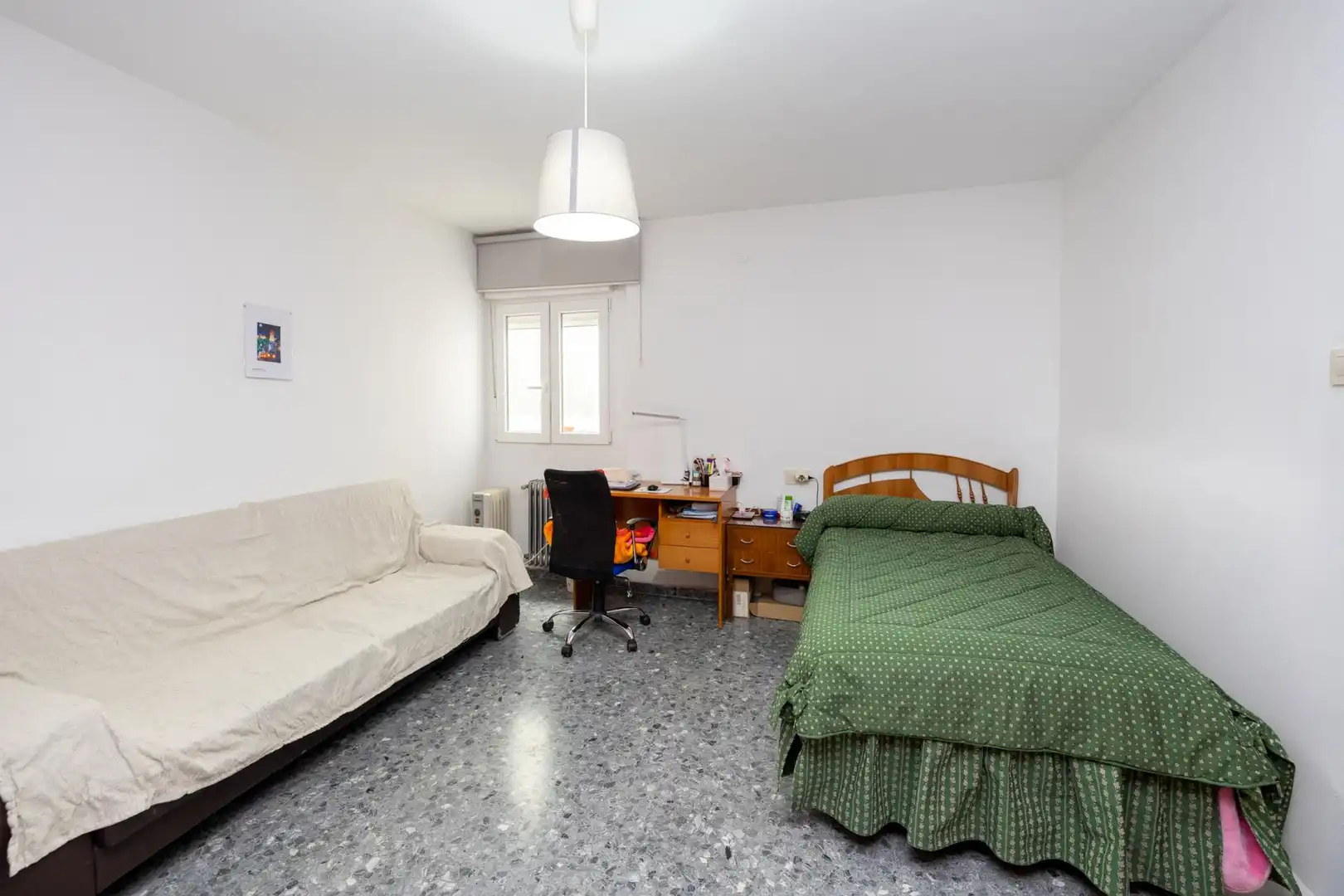 Dormitori de Apartament en venda en Granada