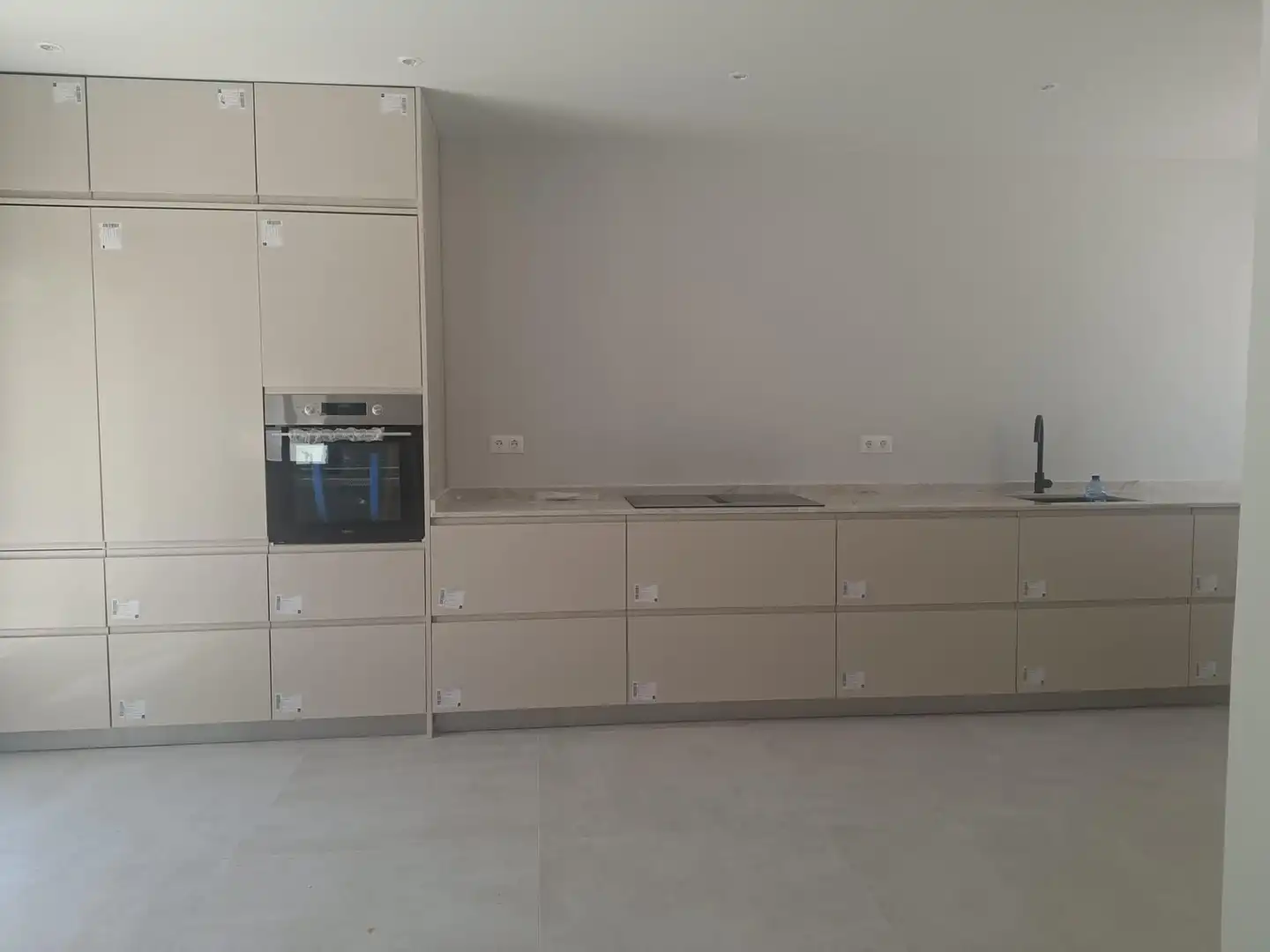 Cocina de Casa o chalet en venta en L'Alfàs del Pi con Aire acondicionado, Jardín privado y Terraza