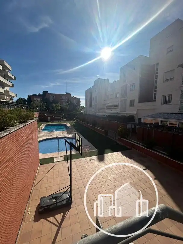 Swimming pool of Flat for rent in La Moraleja  with Air Conditioner, Heating and Private garden