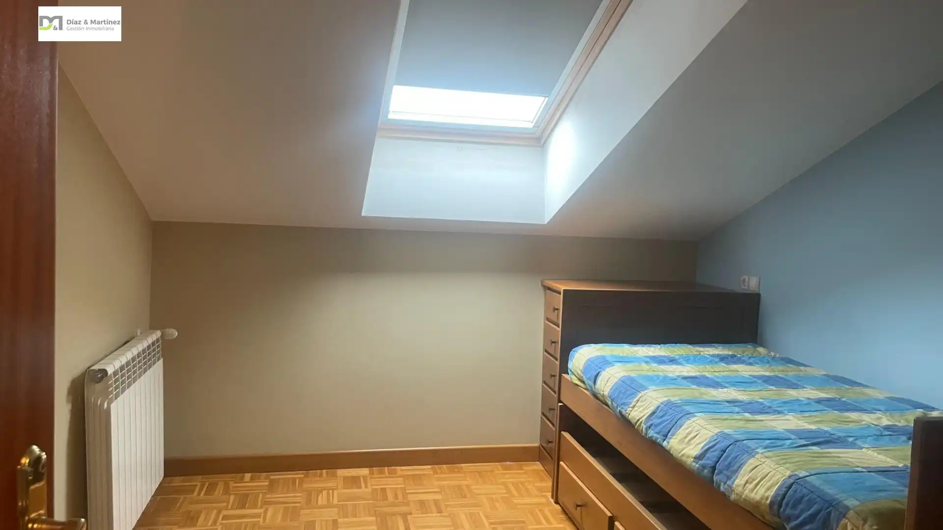 Piso en venta en Oviedo  con Calefacción, Parquet y Trastero