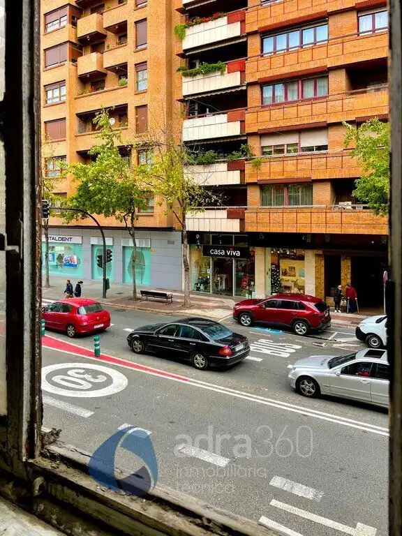 Local comercial de lloguer a General Vara De Rey, imagen 30