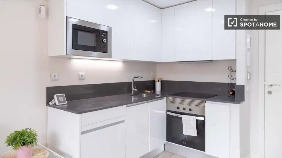 Flat with terrace to rent in Tetuán, imagen 8