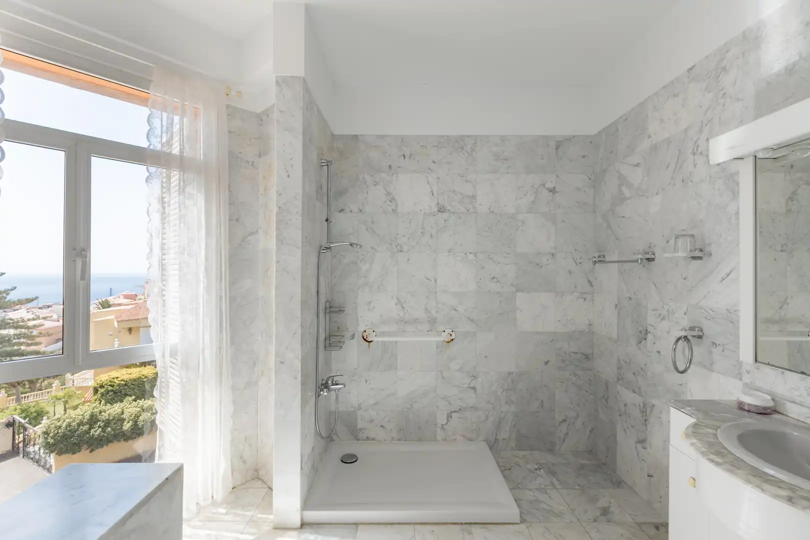 Baño de Casa adosada en venta en Santa Cruz de Tenerife con Jardín privado, Horno y Balcón