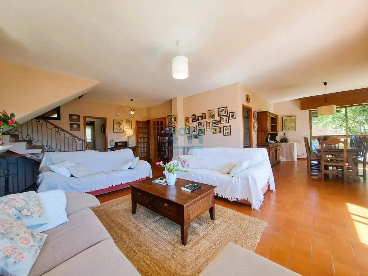 Sala d'estar de Casa o xalet en venda en San Cibrao das Viñas amb Calefacció, Jardí privat i Terrassa