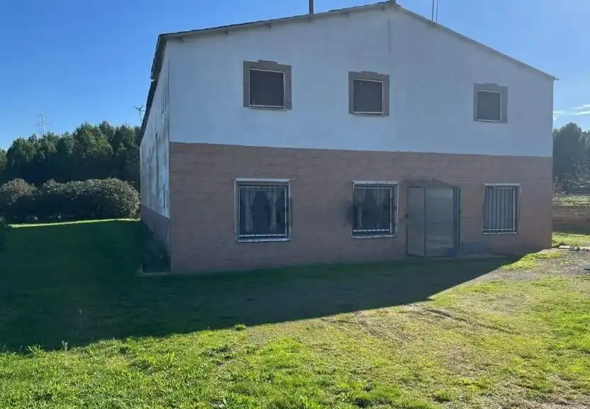 Vista exterior de Casa o xalet en venda en  Logroño amb Calefacció i Traster