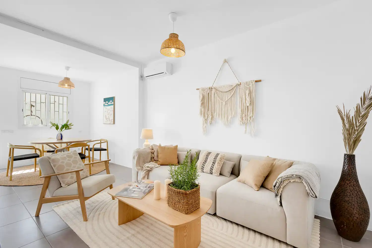 Sala de estar de Casa adosada en venta en Barcelona con Aire acondicionado, Calefacción y Jardín privado