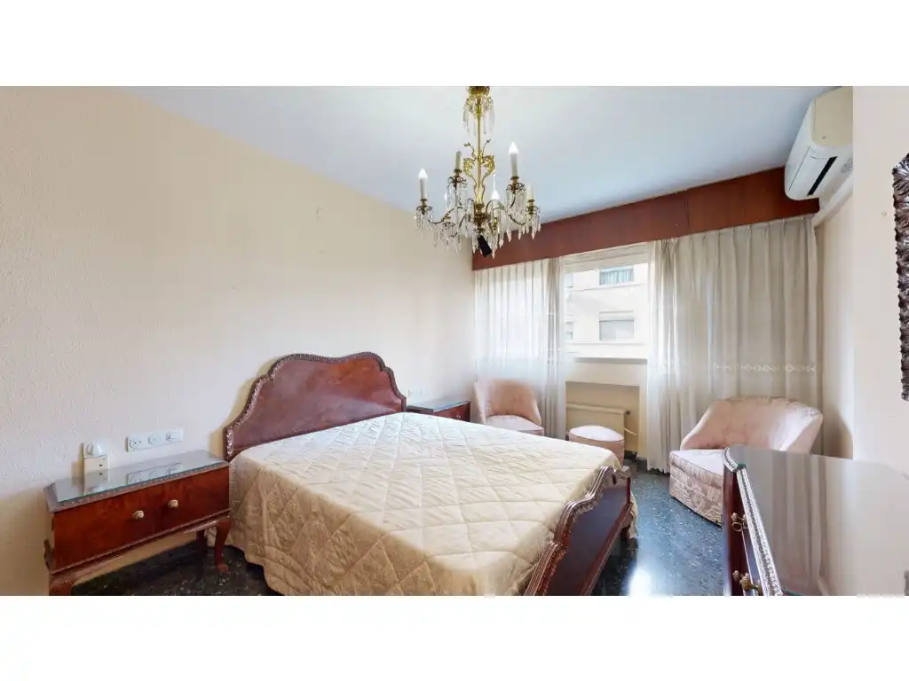 Flat for sale in Exposició
