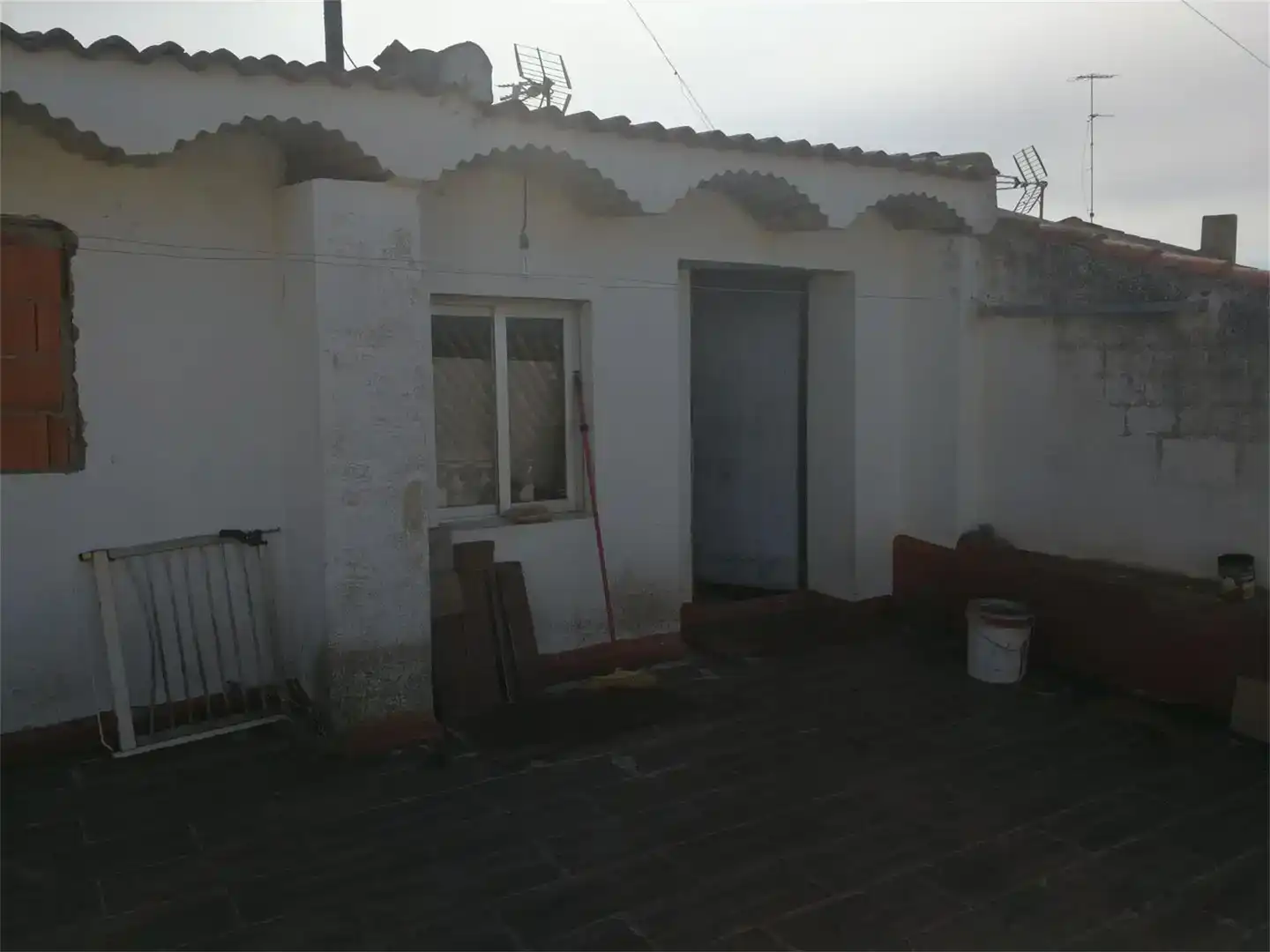Vista exterior de Planta baja en venta en Casas-Ibáñez con Amueblado y Balcón