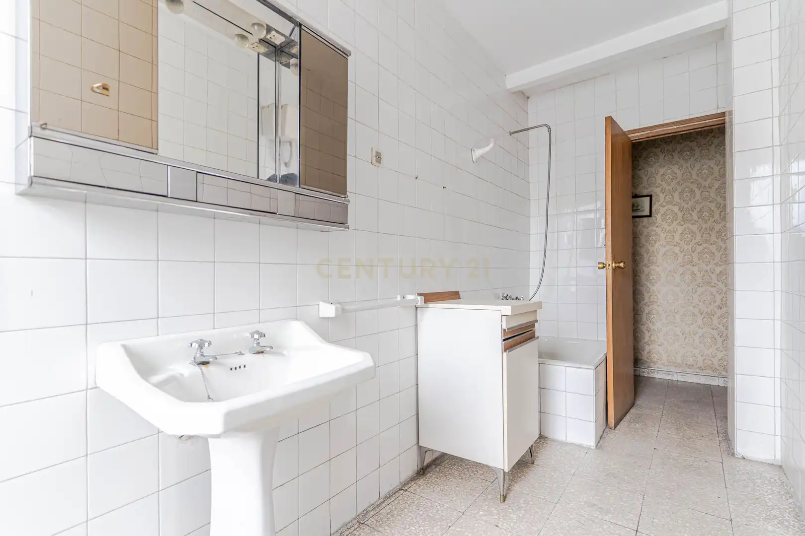 Dormitori de Apartament en venda en Granada amb Balcó