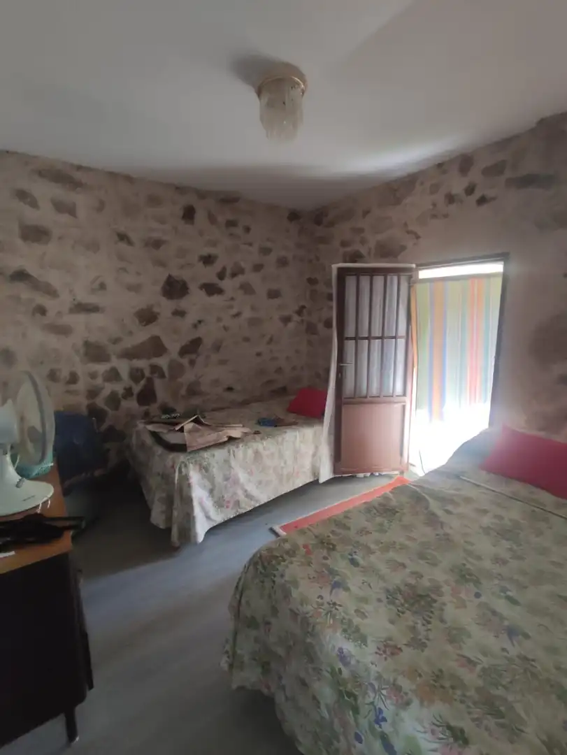 Schlafzimmer von Maisonette zum Verkauf in Casas del Castañar mit Möbliert und Balkon