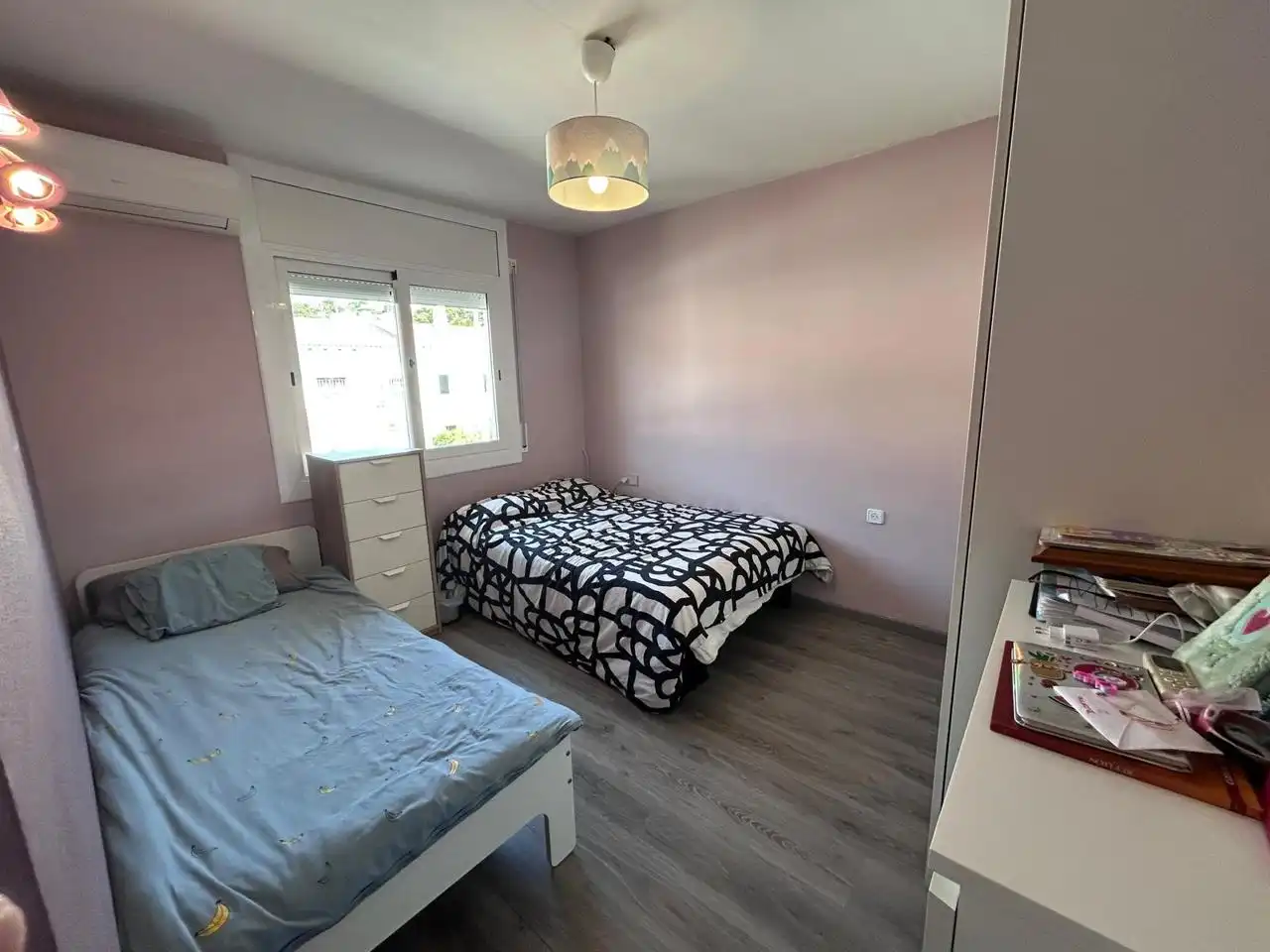 Habitación de Casa adosada en venta en Castelldefels con Aire acondicionado, Trastero y Piscina