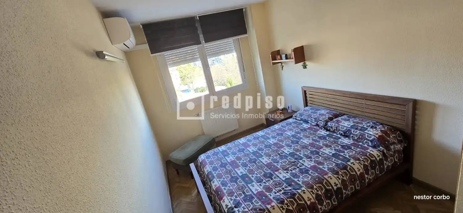 Bedroom of Flat for sale in Torrejón de Ardoz  with Heating, Private garden and Parquet flooring