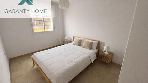 Foto 5 de Piso de alquiler en Parque Victoria Eugenia, Málaga Capital