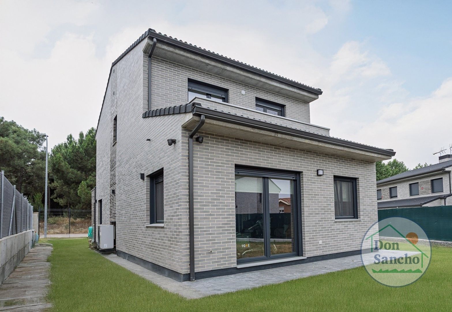Exterior view of House or chalet for sale in Tudela de Duero  with Heating