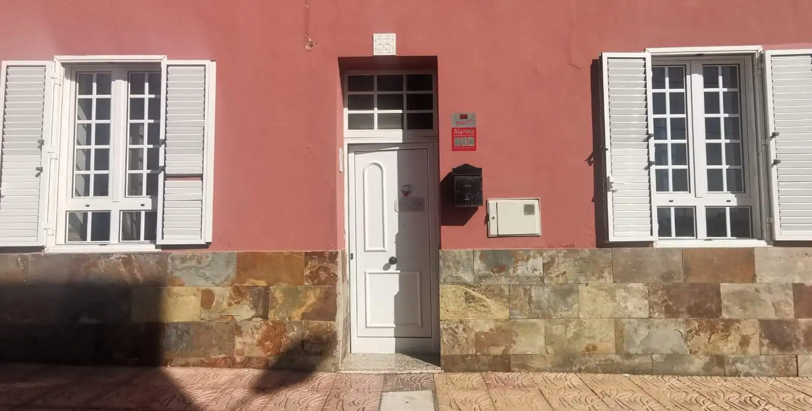 Vista exterior de Casa o xalet en venda en Santa Lucía de Tirajana amb Terrassa i Moblat
