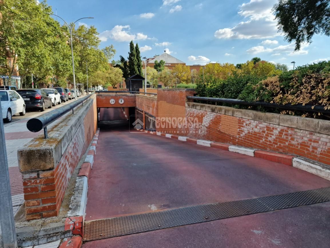 Vista exterior de Garatge en venda en Alcorcón