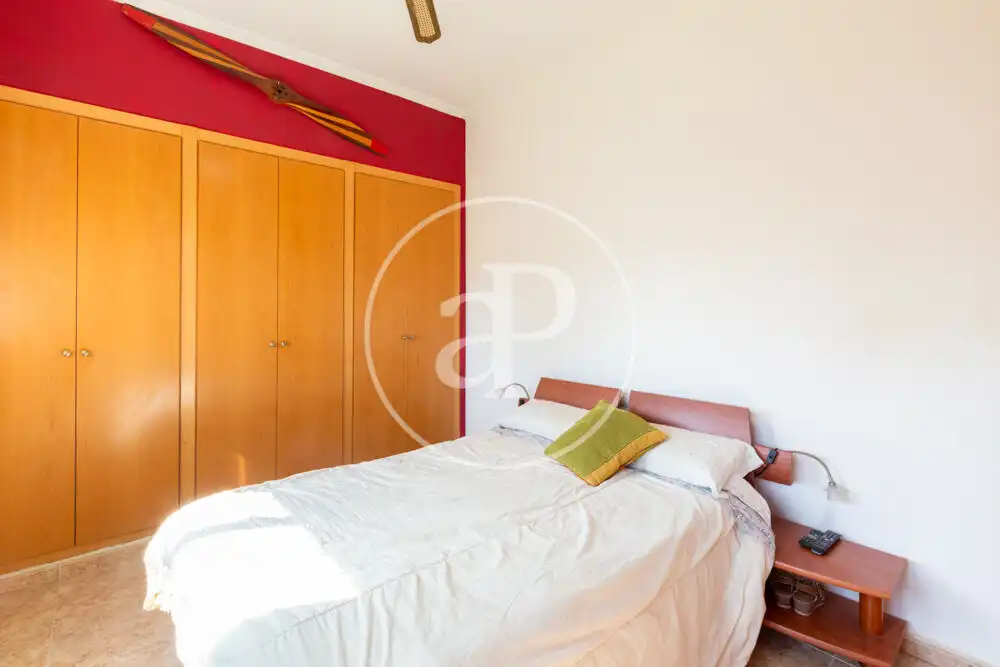 Bedroom of Houses for sale in Olocau  with Air Conditioner, Heating and Private garden