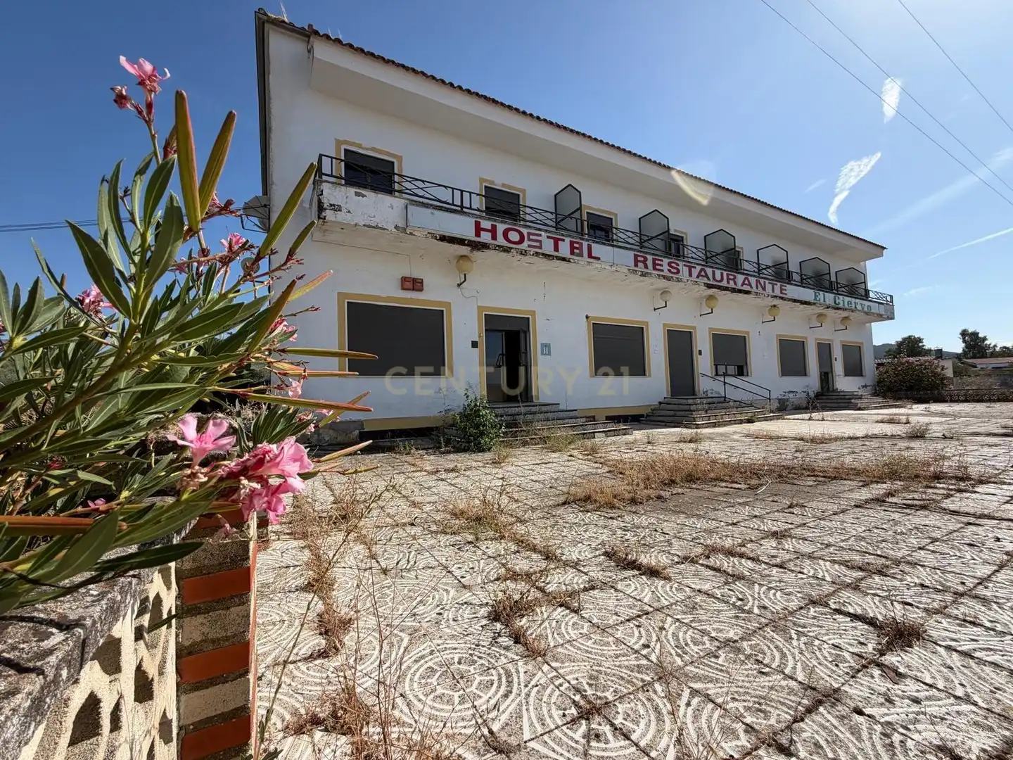 Local commercial à vendre à C8G2+P5 Aliseda, Spain, imagen 2