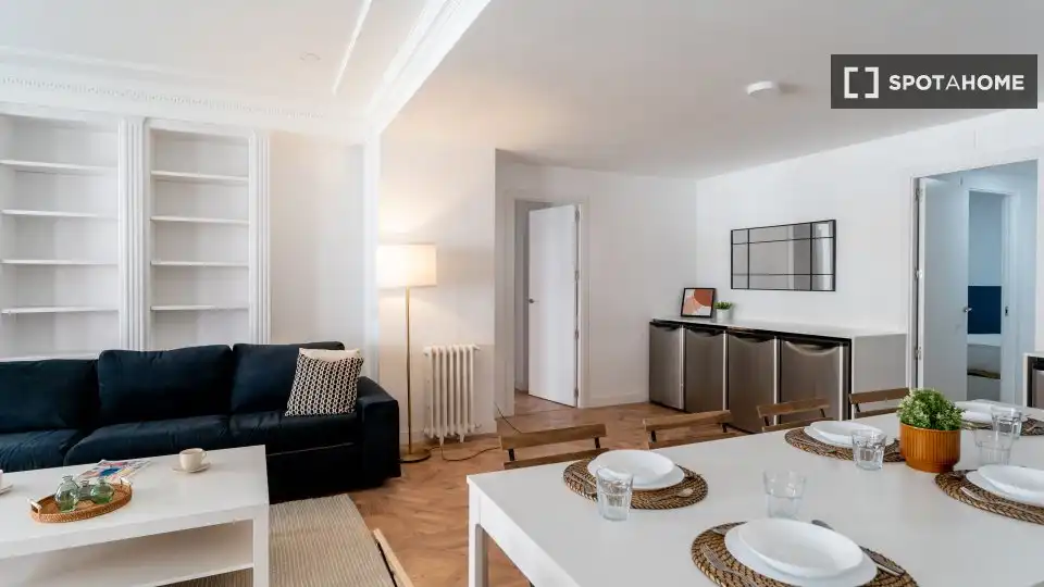 Living room of Flat for rent in Madrid  with Air Conditioner, Heating and Furnished