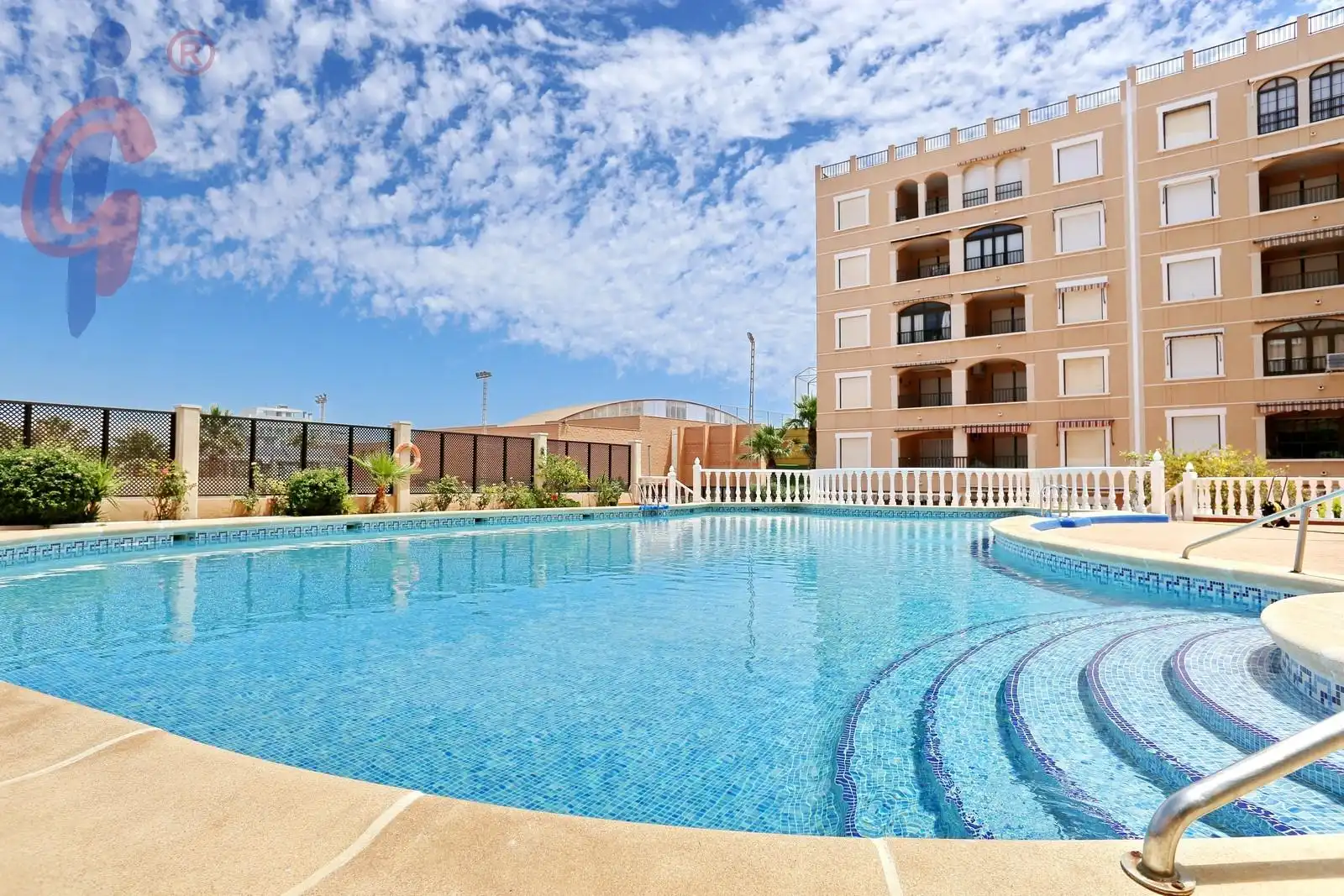 Schwimmbecken von Wohnung zum Verkauf in Guardamar del Segura mit Terrasse, Abstellraum und Möbliert