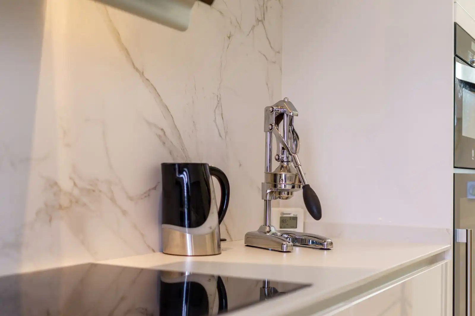 Küche von Wohnung zum Verkauf in Benahavís mit Terrasse, Abstellraum und Möbliert