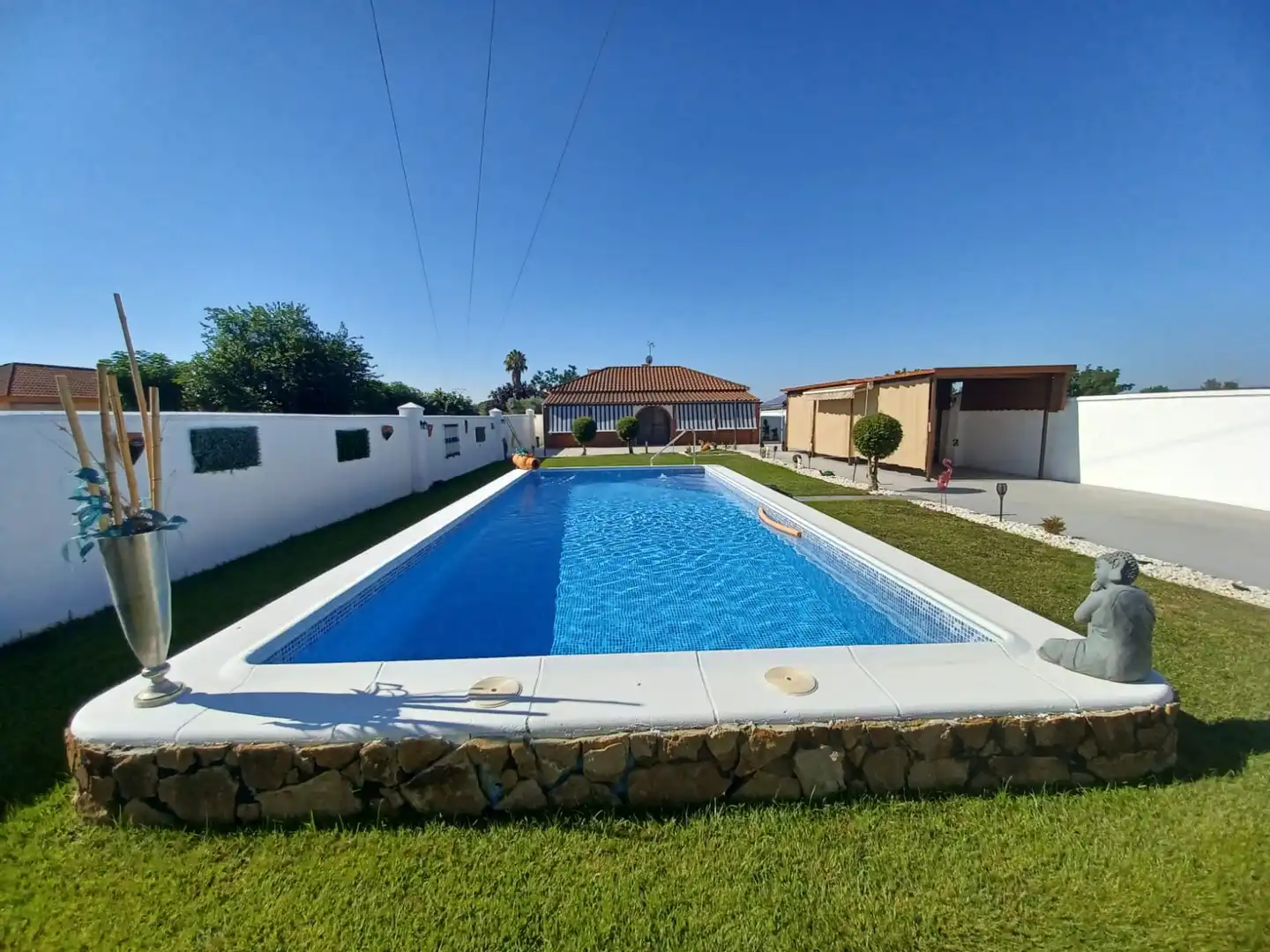 Piscina de Casa o xalet en venda en Villanueva de la Serena amb Aire condicionat, Jardí privat i Traster