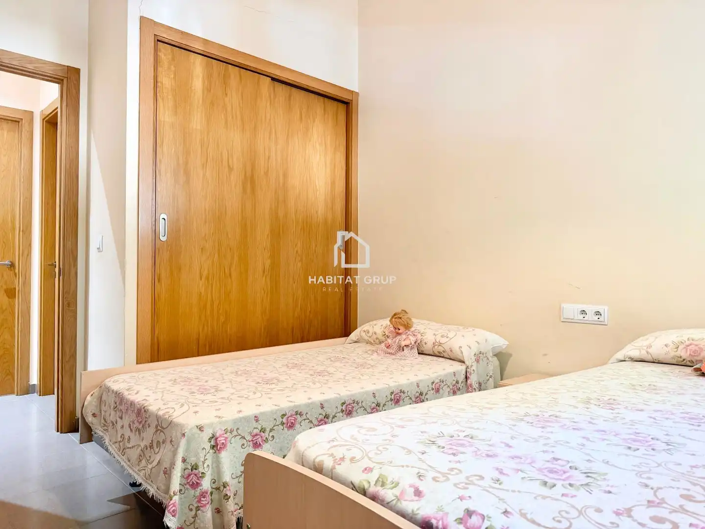 Bedroom of Houses for sale in Girona  with Air Conditioner, Heating and Private garden