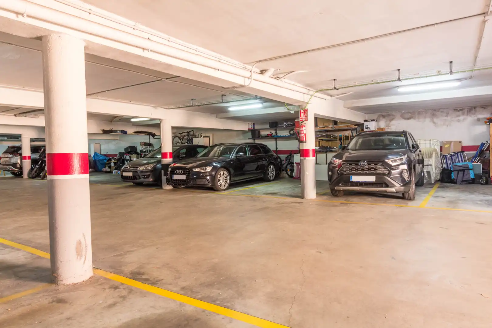 Parking de Casa adosada en venta en Cambrils con Calefacción, Parquet y Terraza