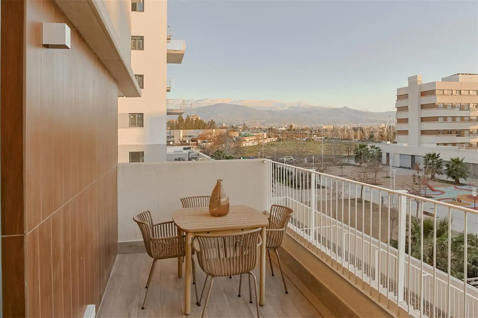 Piso en venta en Calle de la Actriz Fabiana Laura, Rosaleda - Juventud