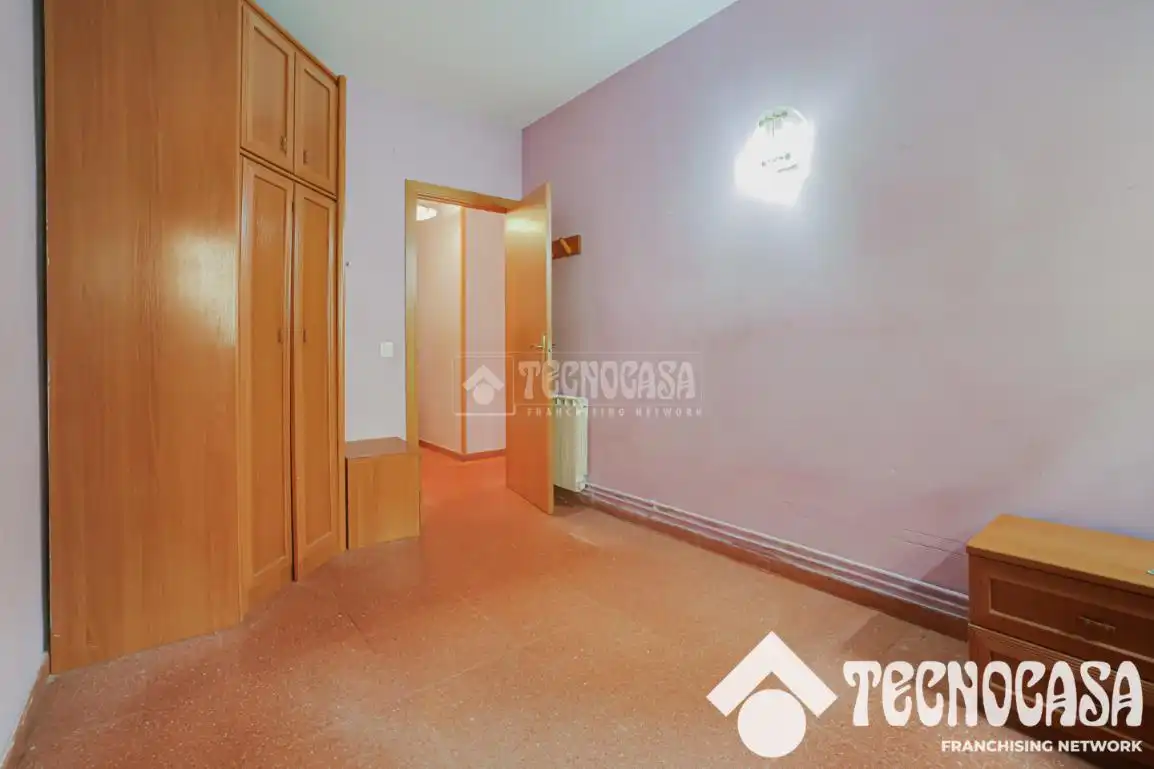 Habitación de Piso en venta en Santa Coloma de Gramenet con Calefacción y Terraza