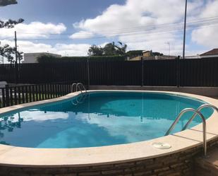 Piscina de Casa o xalet de lloguer en El Puerto de Santa María amb Aire condicionat, Jardí privat i Terrassa