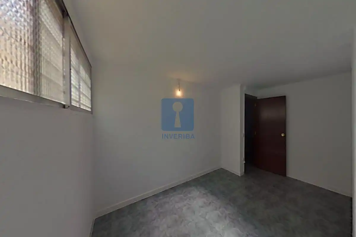 Piso en venta en L'Hospitalet de Llobregat con Alarma