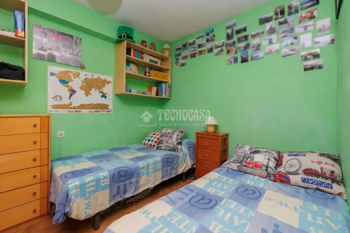 Bedroom of Flat for sale in Madrid  with Air Conditioner and Heating