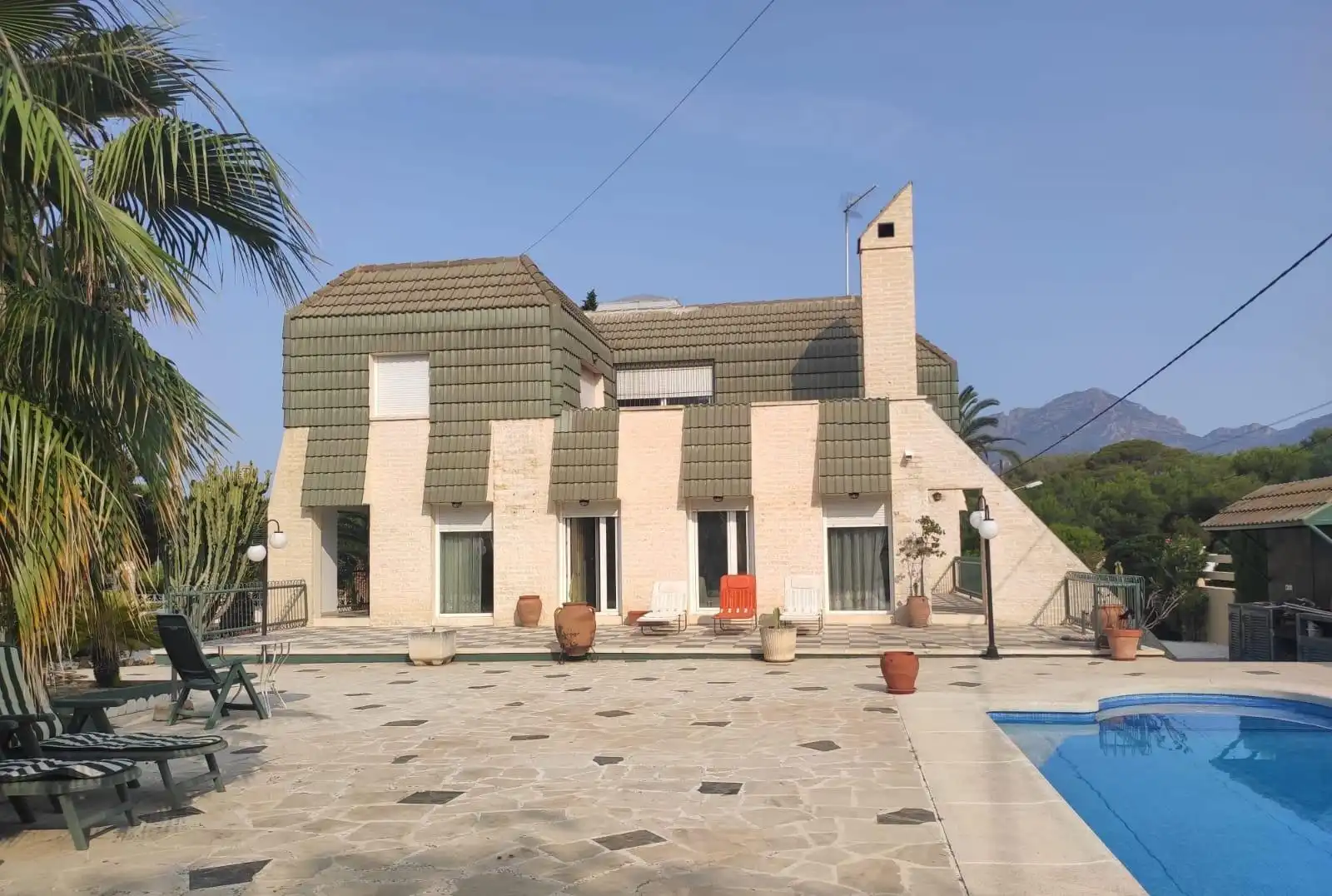 Chalet con piscina en venta en Rincón de Loix