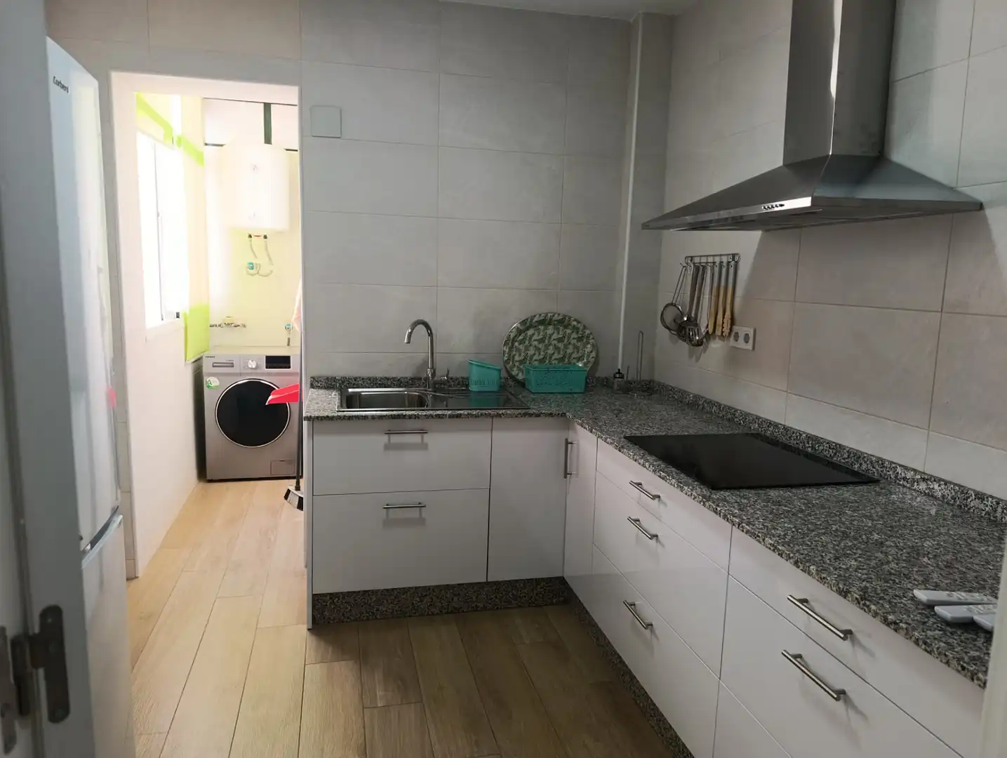 Cocina de Piso de alquiler en Dos Hermanas con Aire acondicionado, Trastero y Amueblado